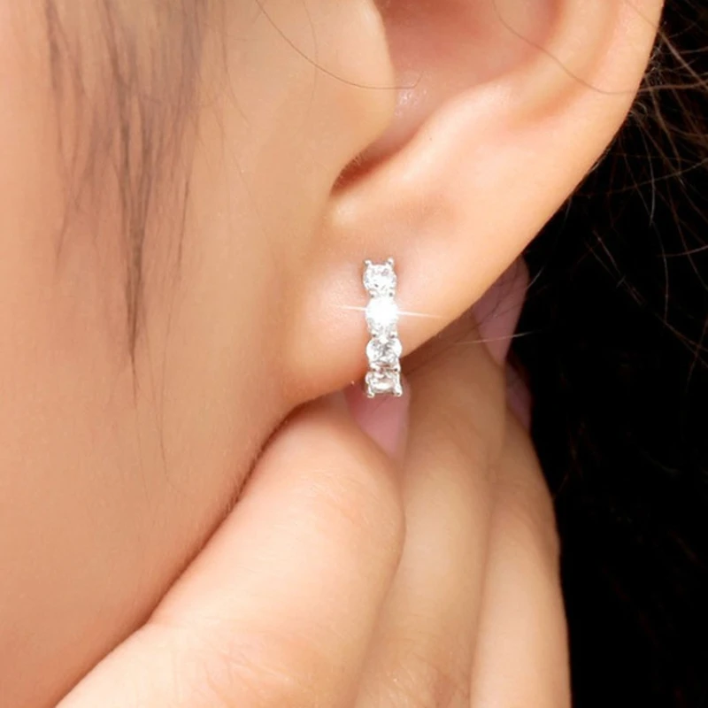 

2022 New Korean Super Flash Single Row Diamond Heart Earrings Women's Ear Buckles Earnails High Grade Jewelry Jewelry Headwear