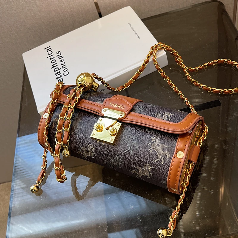 

Vintage Chains Barrel Crossbody Bag For Women Luxury Brand Designer Brown White Fashion Shoulder Bags