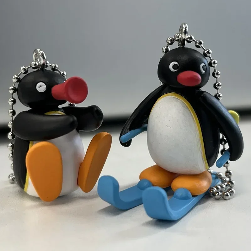 Фото Оригинальная фигурка Kawaii Gashapon, милый пингвин, берег, катание на лыжах, экшн-фигурка, брелок, капсульные игрушки, аниме-фигурка, модель, подарок №2