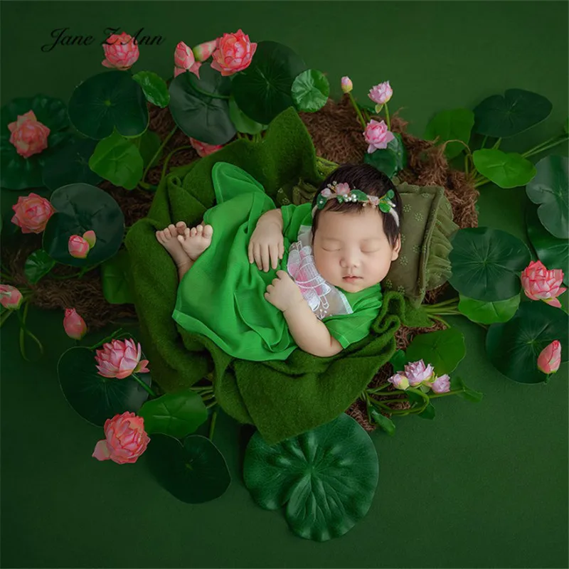 

Новый продукт в старинном стиле для фотосъемки новорожденных девочек с листьями лотоса