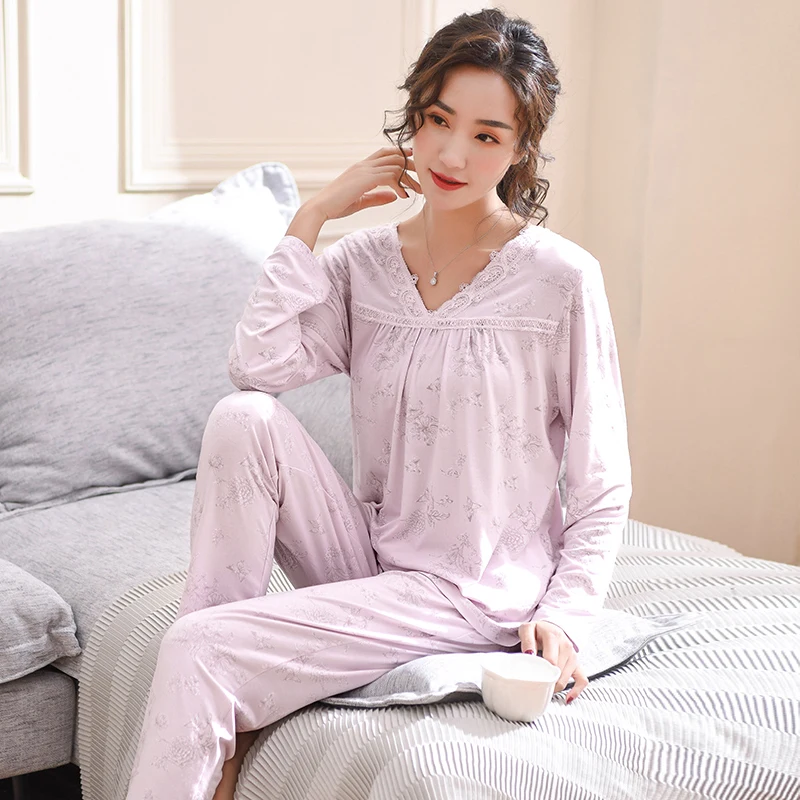 

Пижама женская осенняя из модала и хлопка с длинным рукавом и V-образным вырезом