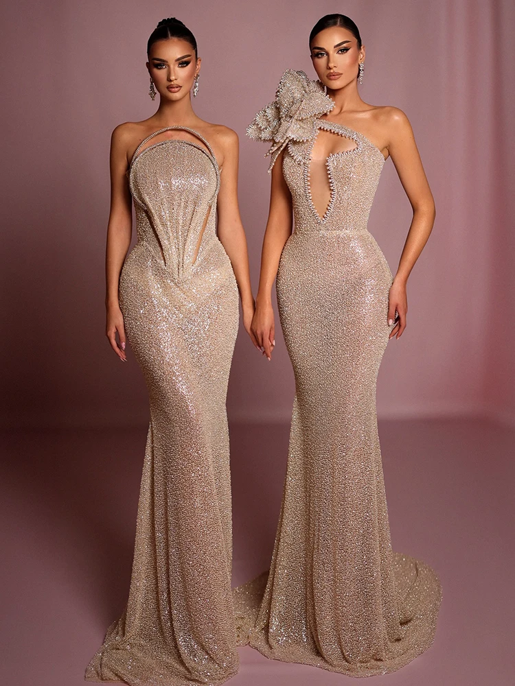 Платье русалки с структурированными лепестками цветов и цепочками на одно плечо