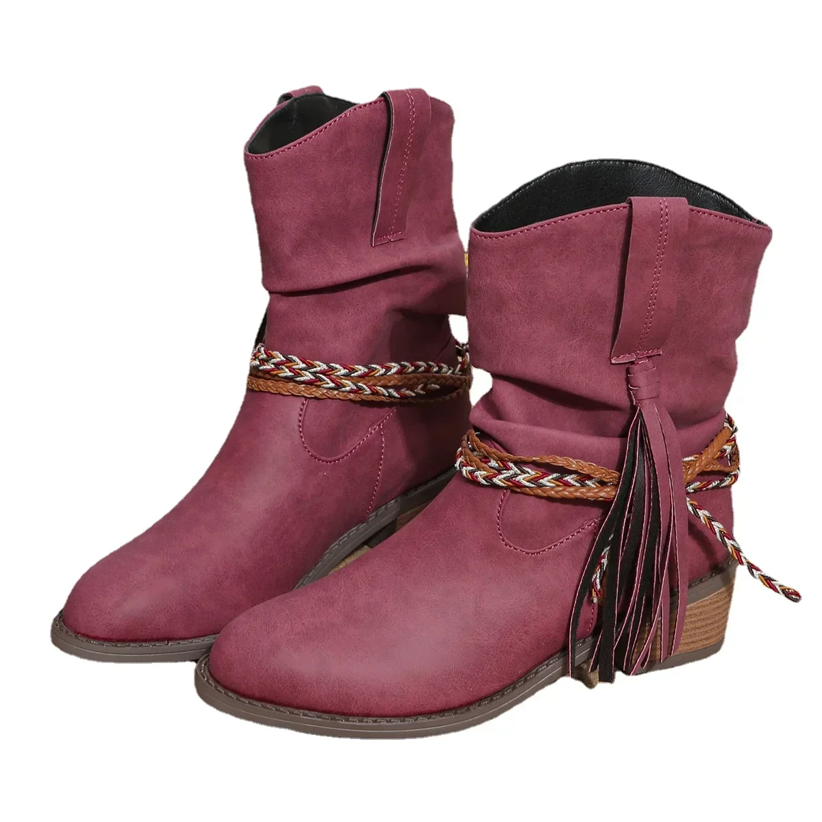 Женские сапоги до середины икры с острым носком на массивном каблуке