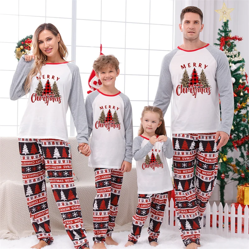 

Xmas Family Matching Pajamas Christmas Tree Sleepwear Suit Baby Jumpsuits Kids Matching Outfits Family Clothes Dad Mom Homewear