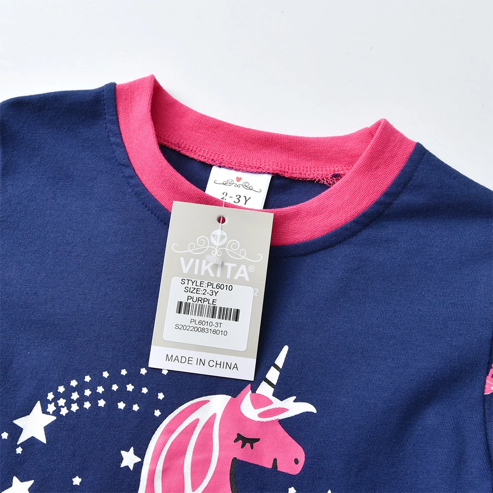 Комплект детской одежды из футболки и брюк с круглым вырезом