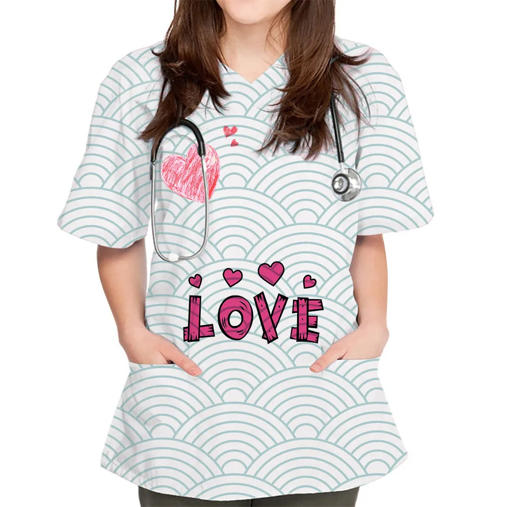 Женская рабочая форма с коротким рукавом V-образным вырезом и принтом сердца