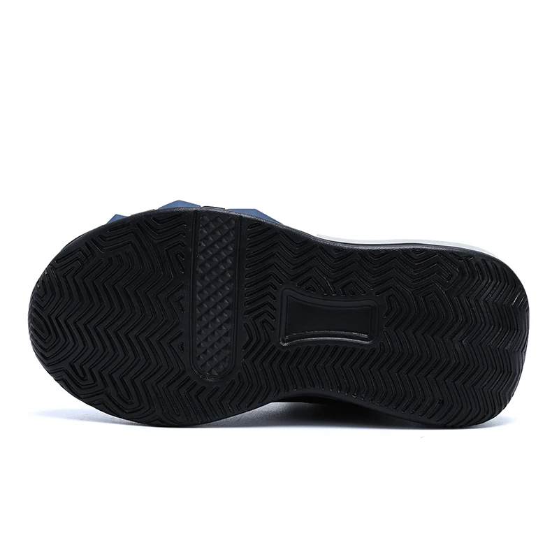 Рисунок 6 - Модные стильные детские кроссовки