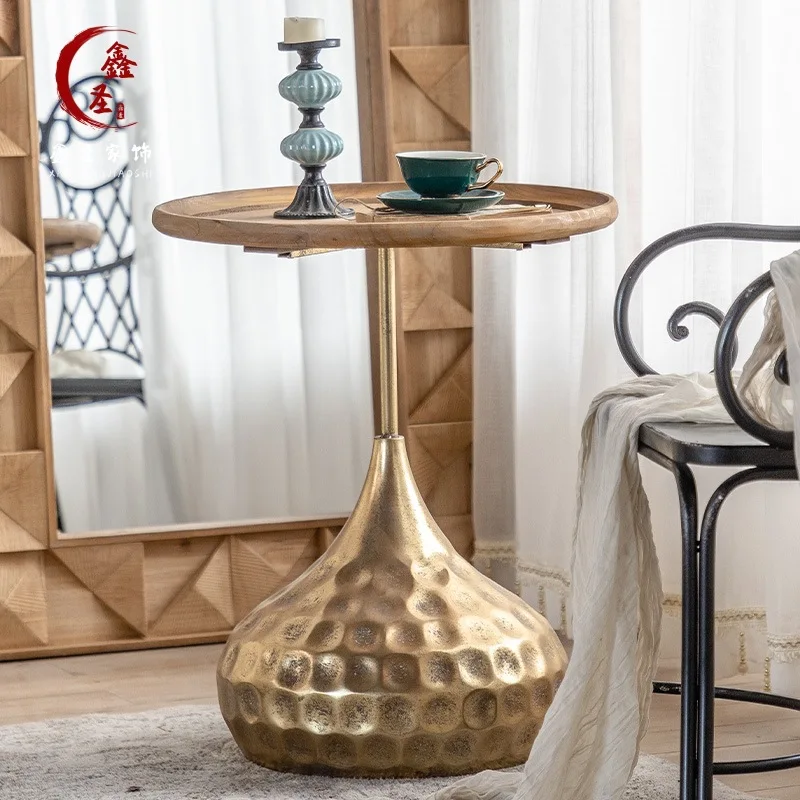 Маленький круглый стол в американском ретро стиле из массива дерева угловой