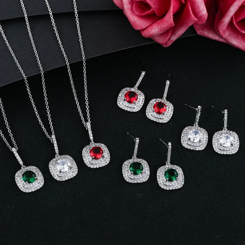 

Fashion Barclay Style Green Zirconia Necklace Earrings Set Set with Multiple Zirconia Shiny Fashion Hot Selling Women's Jewelry