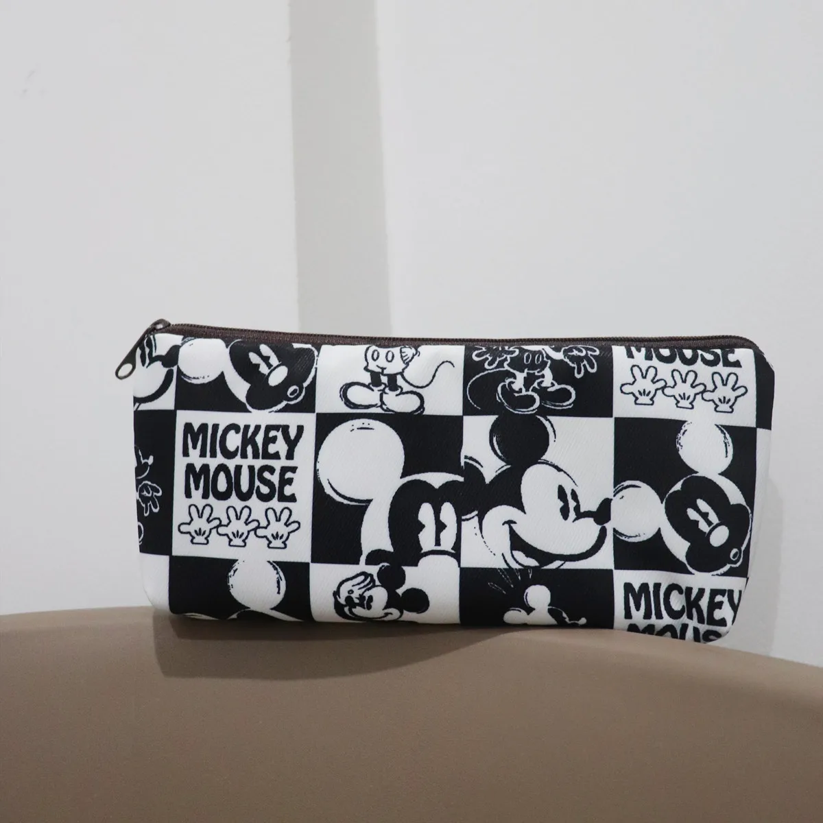 Disney Mickey Mouse Vintage Pencil Case Cartoon Figure Graffiti Cute Students Stationery Pen Bag School Prize Girls Makeup Bags