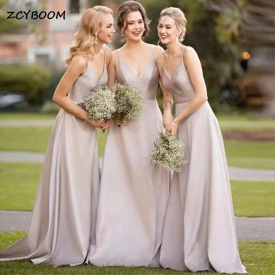

Elegant Light Grey Bridesmaid Dresses 2022 V-Neck Spaghetti Straps Formal Wedding Floor Length Court Train Simple Party Gowns