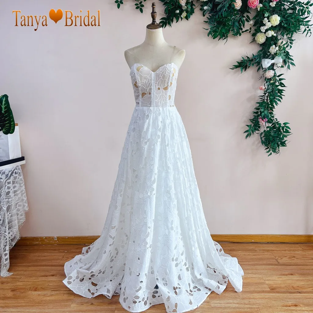 Милое кружевное свадебное платье трапециевидной формы макси со шлейфом новое