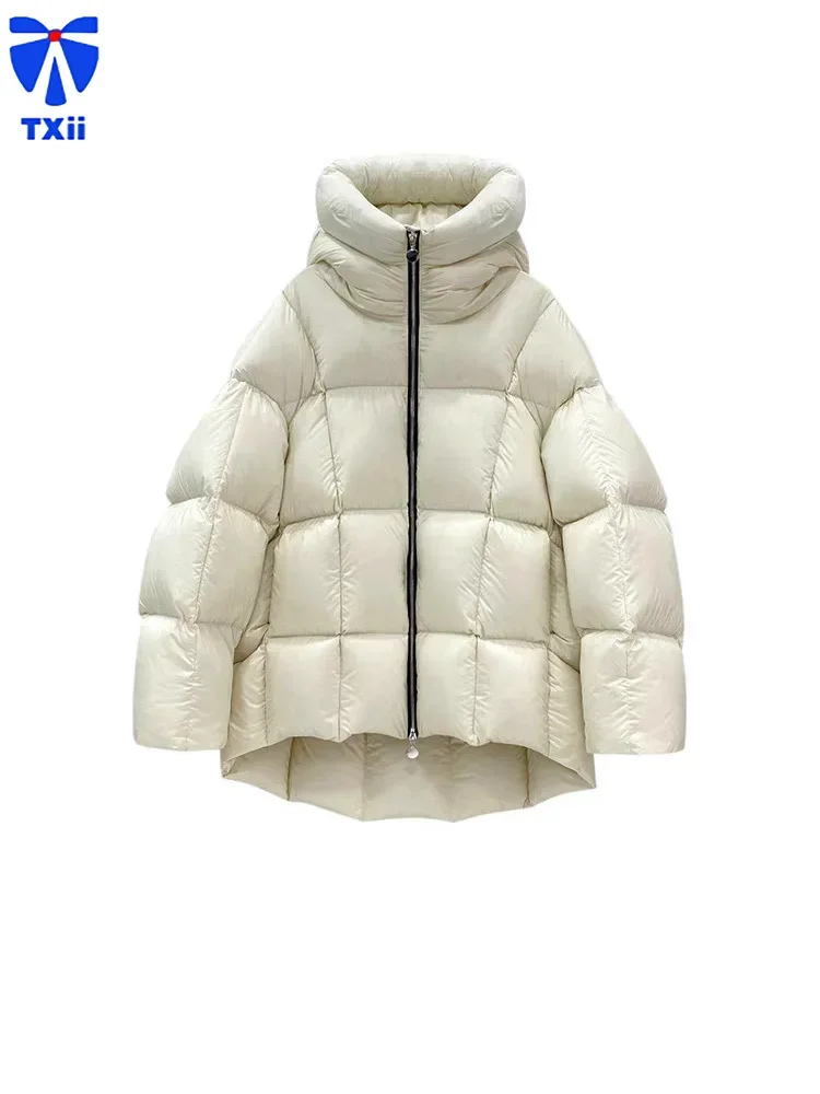 Женская зимняя куртка в форме кокона