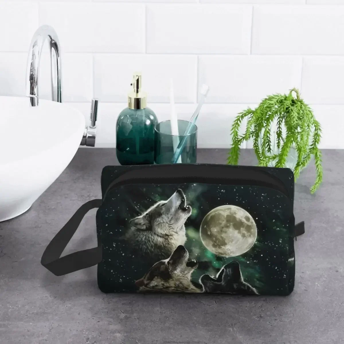 Three Wolf Moon от Antonia Neshev DecalGirl косметичка модный косметический органайзер для макияжа для хранения красоты Dopp Kit Case (art.: 3920cabbcee8e) - 3920cabbcee8e