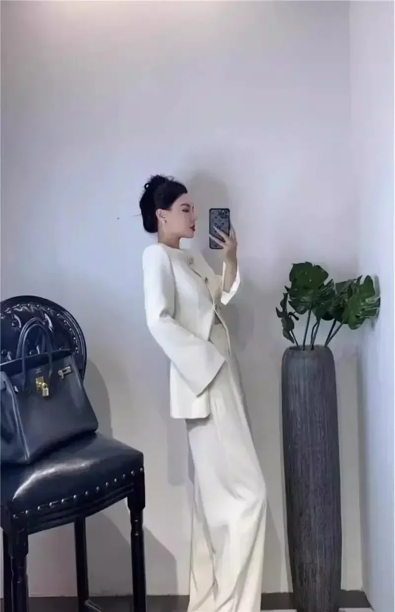 Осенний однобортный пиджак во французском стиле с круглым вырезом и длинными