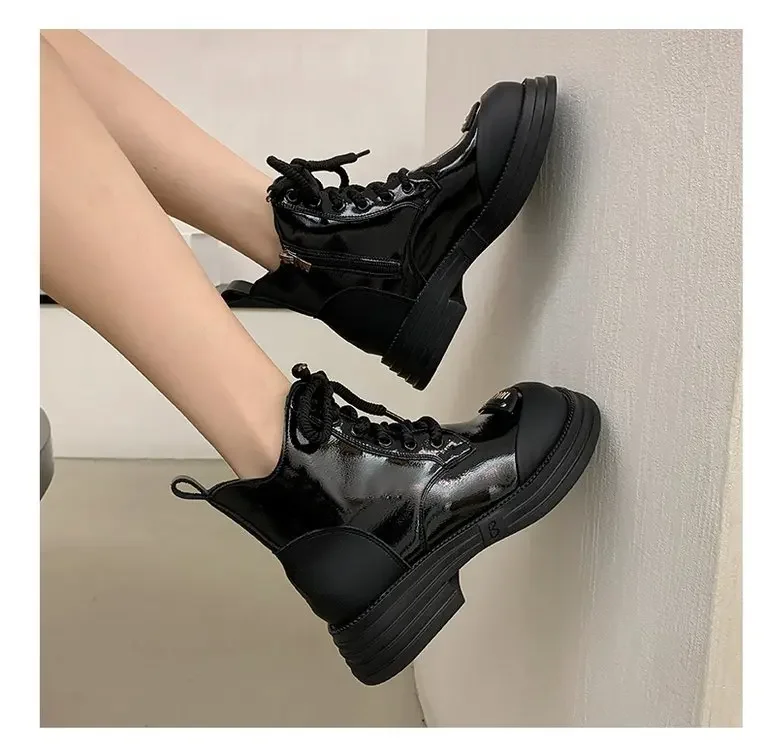 Ботинки женские зимние на шнуровке