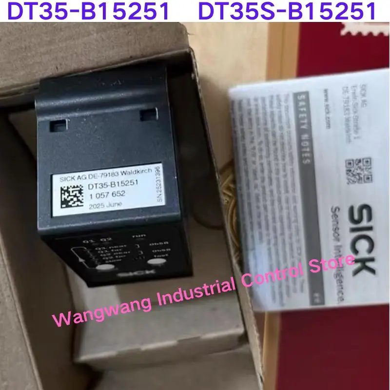 Совершенно новый фотоэлектрический датчик-выключатель DT35-B15251, номер заказа 1057652, DT35S-B15251, номер заказа 1122104. (art.: 3920da1e4b160) - 3920da1e4b160