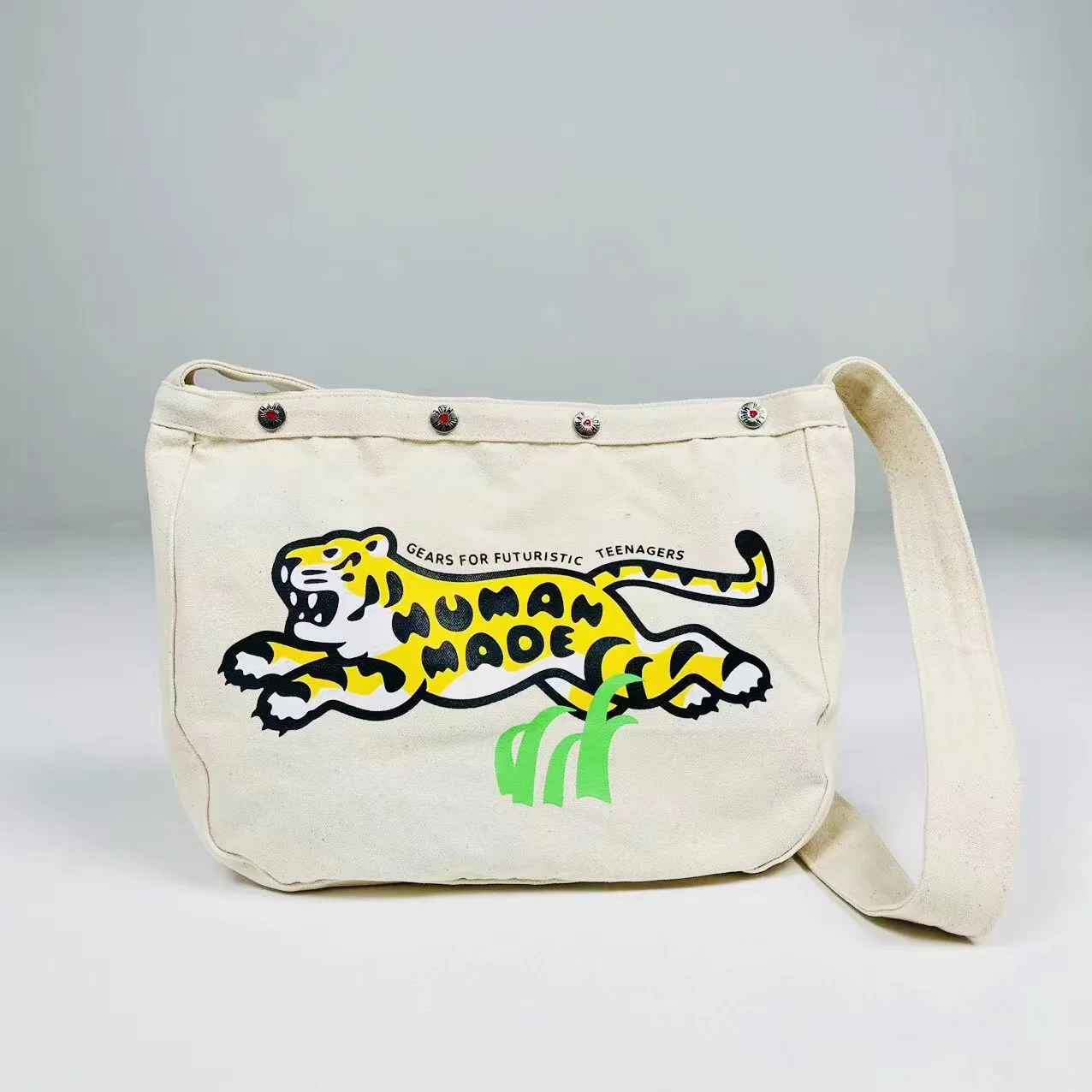 

2022 HUMAN MADE Autumn and Winter New Vintage Versatile Tiger Print Lovely Couple One Shoulder Canvas Crossbody Bag BB34