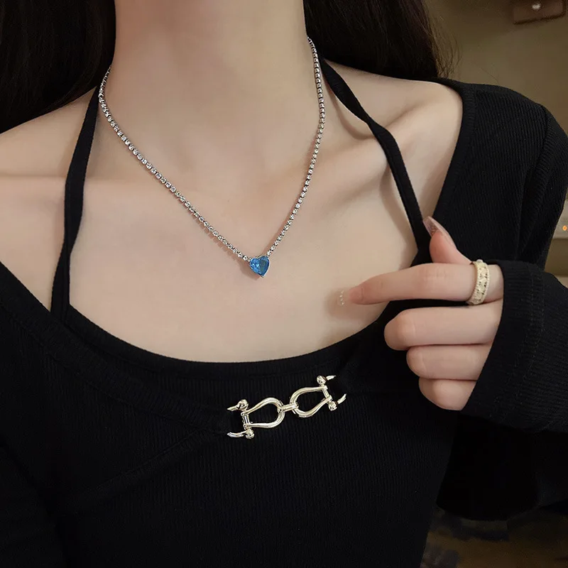 

South Korea's Dongdaemun Super Flash Claw Zirconium Necklace Female Ins Blue Love Pendant Clavicle Link Chain Necklace