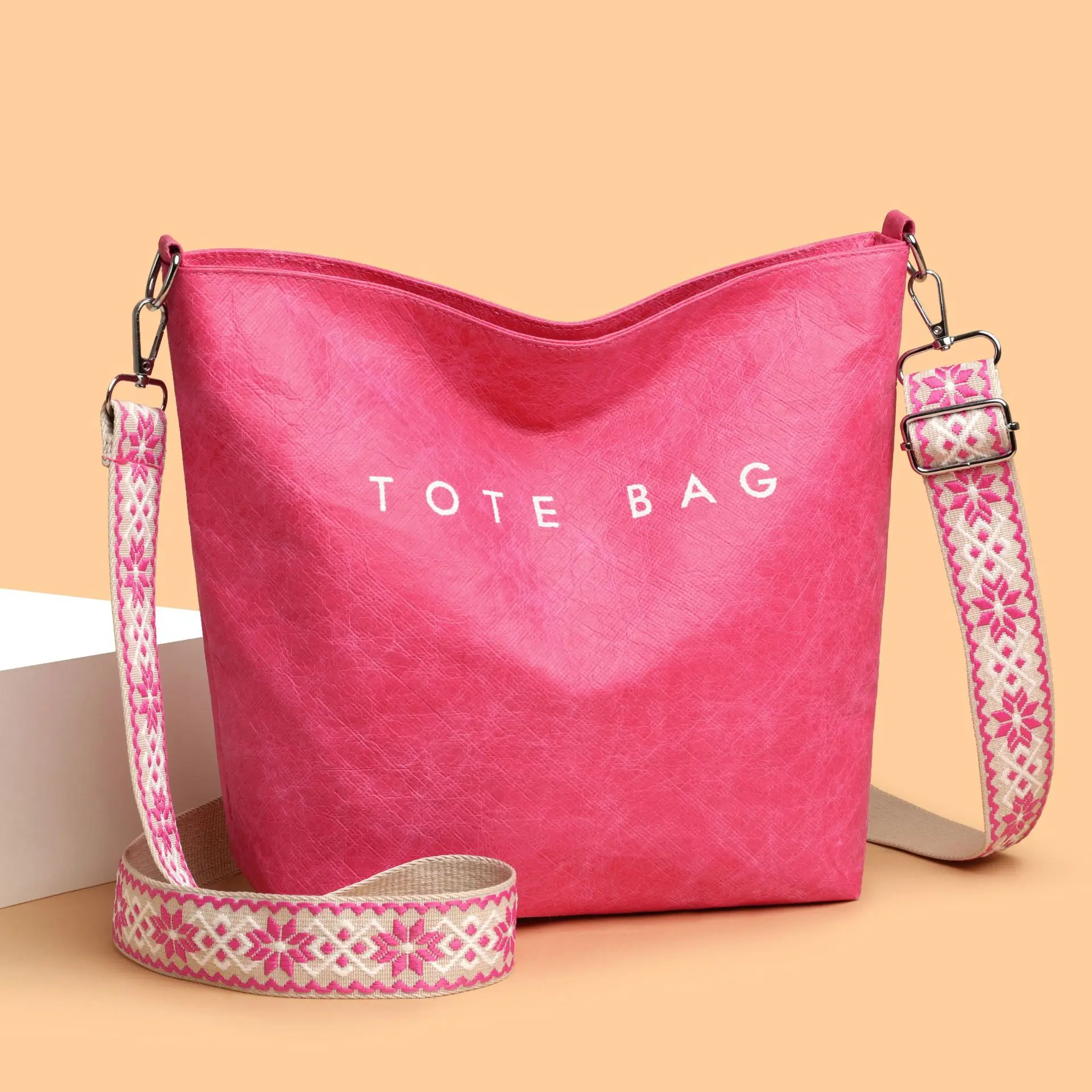 Фото Простая вертикальная квадратная сумка-кроссбоди из бумаги Dupont, сумка через плечо для ежедневных поездок, вместительная сумка для ношения на одном плече. №1