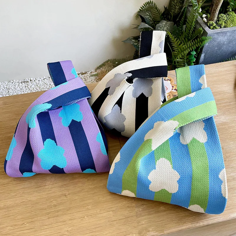 

Нишевая дизайнерская вязаная сумочка в полоску с цветами, миниатюрная сумка на запястье, летние портативные многоразовые сумки для покупок, сумка для ключей и телефона, кошелек