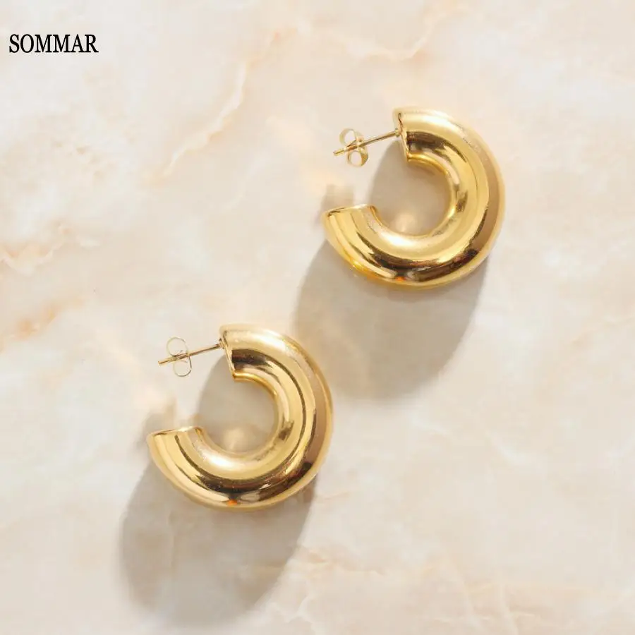 SOMMAR 2021 trend 18KGP Gold Filled Female Friend earrings earring female 2021 Hollow letter c women earring men jewelry