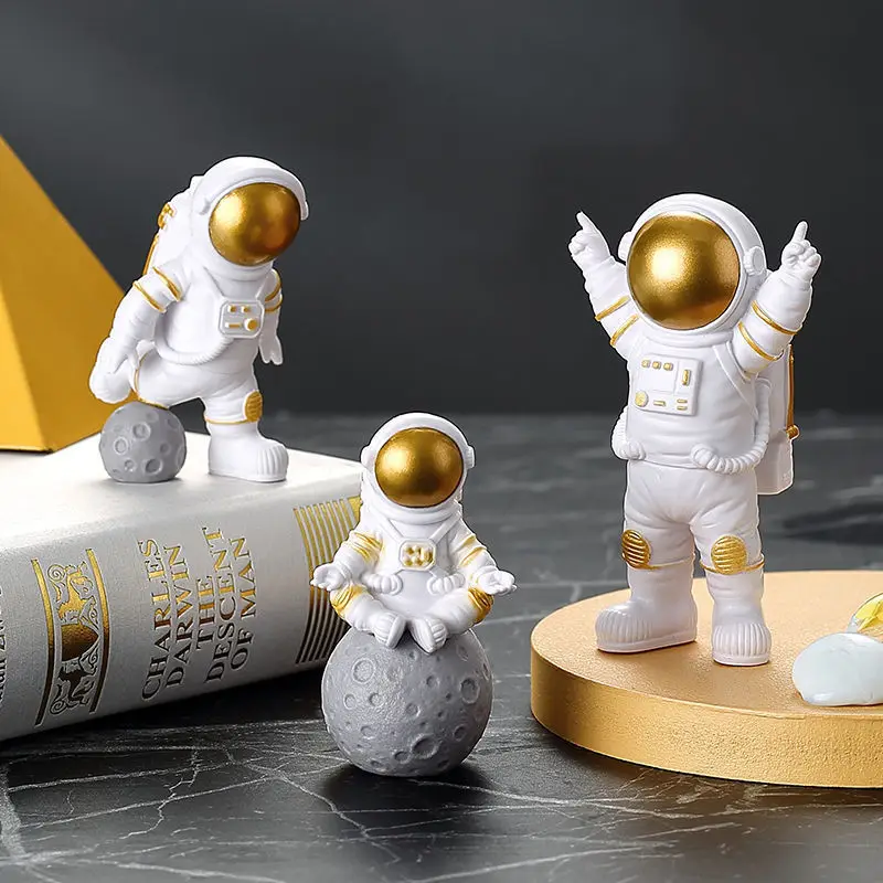 

3pcs Resin Spaceman Sculpture Home Desktop Decoration Astronaut Figure Statue Educational Toys Figurine Model Kids Birthday Gift