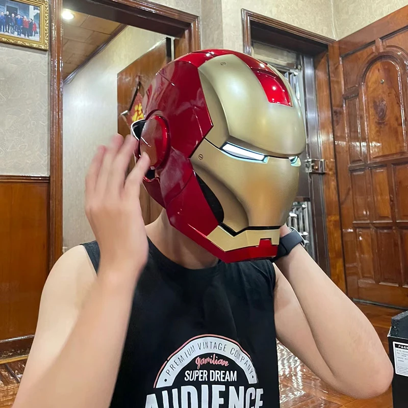 Электрический шлем с ручным открыванием Marvel Iron Man