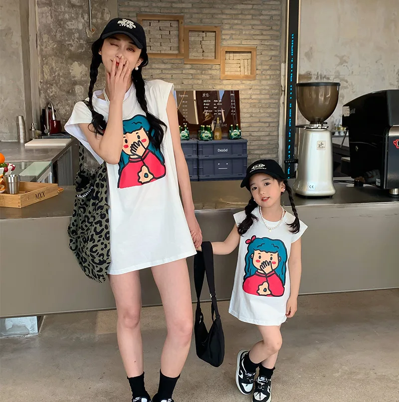 

Family Matching Clothes Summer Dress Cartoon Mother Daughter Baby Girl Sleeveless Dress Women Dress Holiday Dress