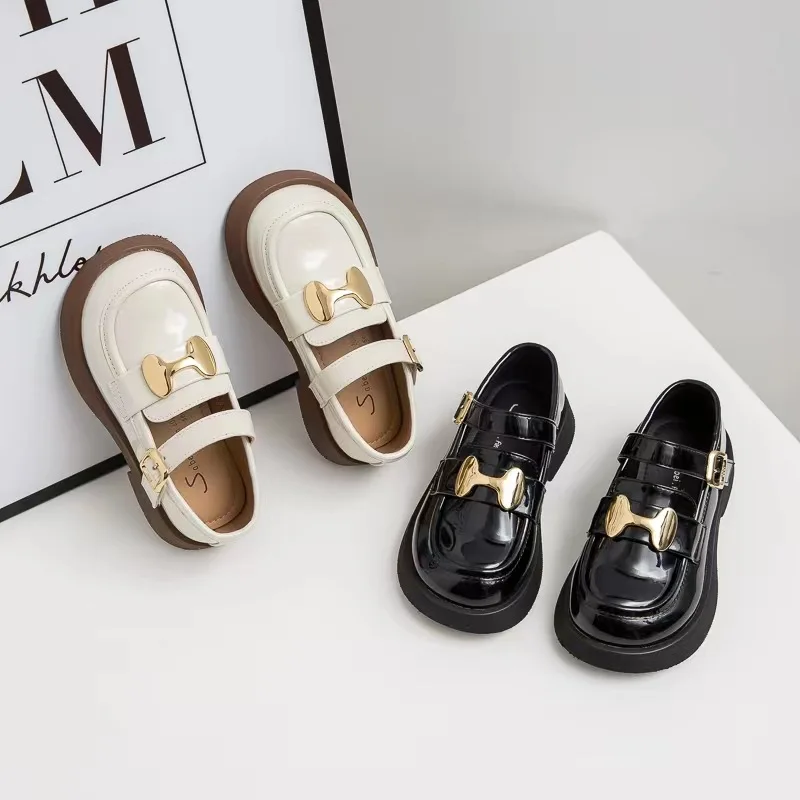

New Kids Leather Shoes for Girls Metal Casual Shoes Fashion Children Party Dress Flat Shoes Girls Wedding Patent Leather Loafers
