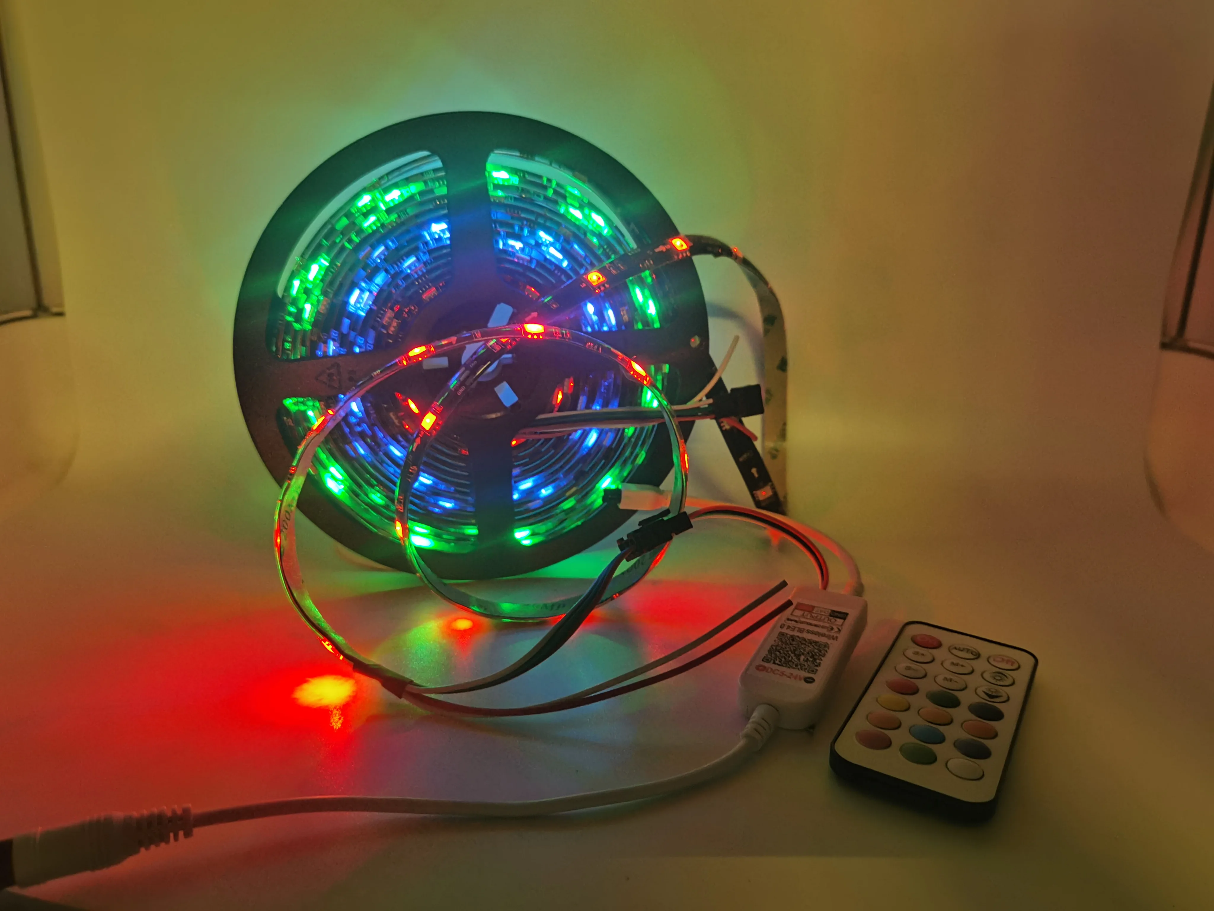 21Key IR Remote Wireless controller Bluetooth-compatible Smart APP control DC8-24V For WS2811 WS2812 RGB LED stirp Module |