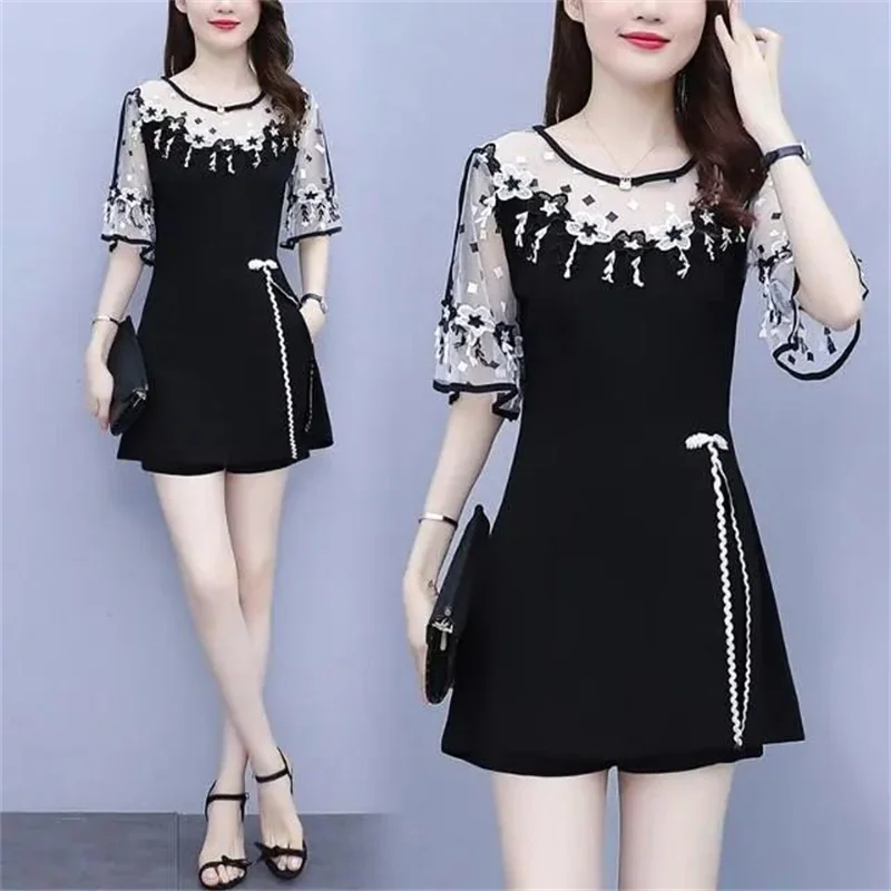 

Новинка 2022, сексуальный кружевной элегантный женский костюм, шифоновый топ с вырезами и шорты, костюм из двух предметов с шортами, Женский к...