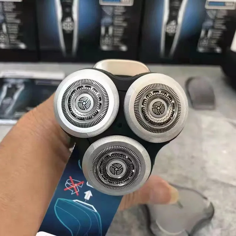 

Wet and dry electric shaver