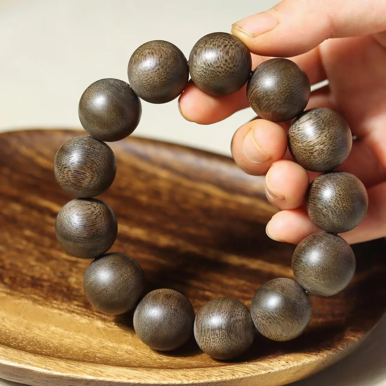 

SNQP Authentic Vietnam Baiqinan High Grade Natural Agarwood Bracelet End Buddha Bead Recitation Qinan