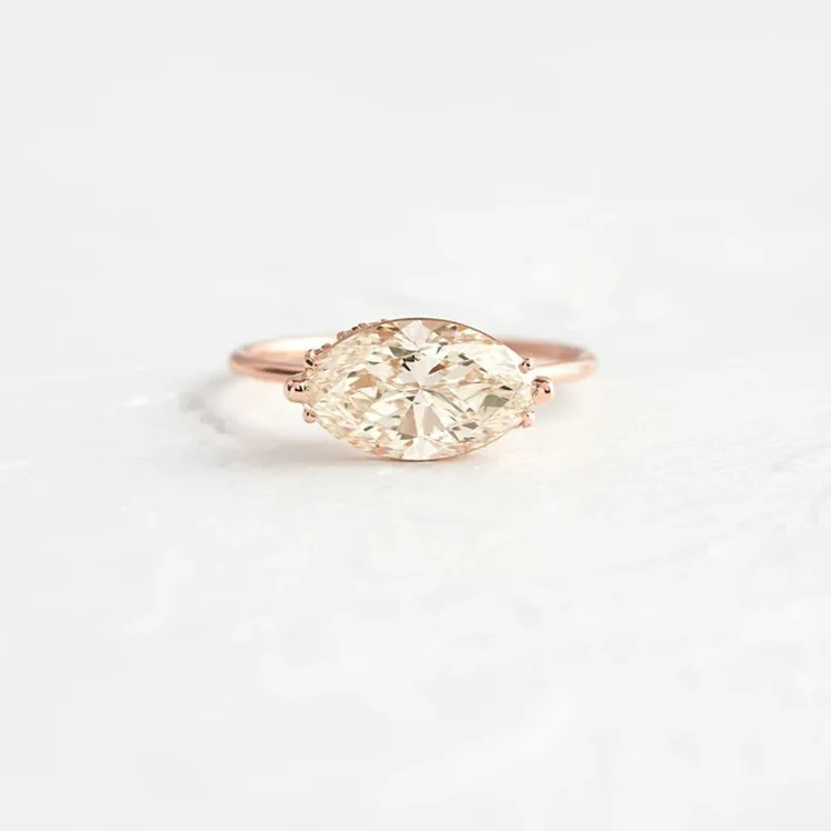 

Horse Eye White Zircon Fashion Small Fresh Ring New Luxury Inlaid Zircon Popular Jewelry Wedding Proposal Ring