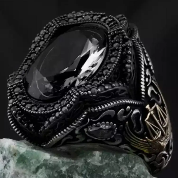 

Hot Sale New Fashion Black Faceted Zircon Gemstone Jewelry Open Adjustable Ring Vintage Two Tone Libra Pattern Ring