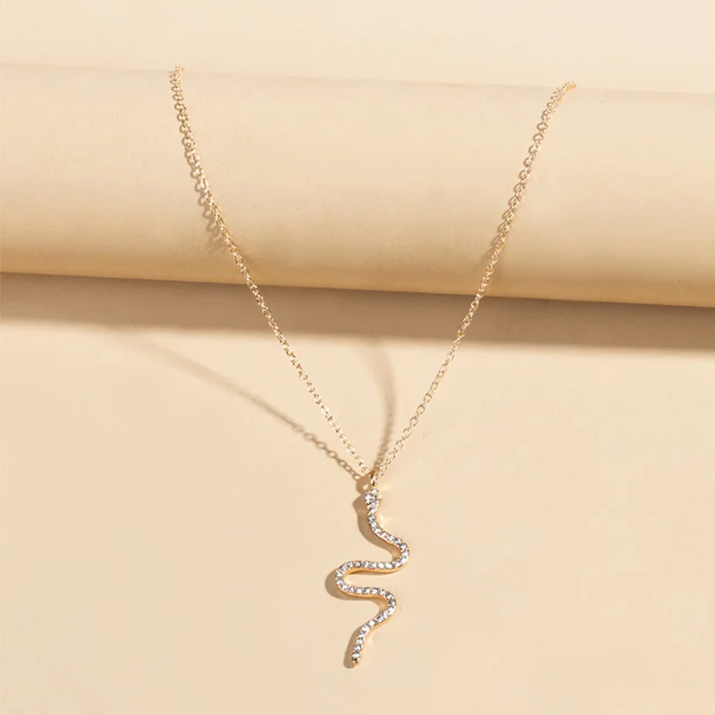 Ожерелье в виде змеи для женщин классическое колье золотого цвета с кулоном