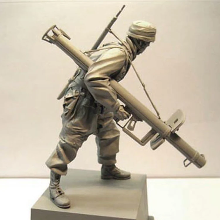 Buy 1 / 16 Resin Figure Soldier Model Normandy War Paratrooper Hands on White World II Military Scene