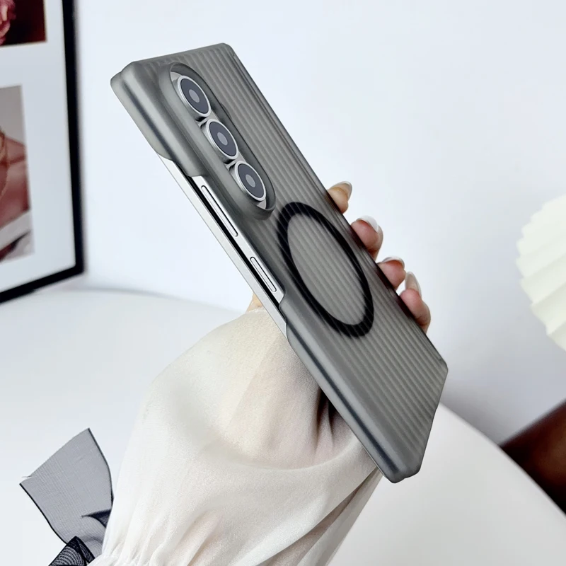 Фото Чехол для Samsung Galaxy Z Fold 8 Ultra Z Fold 7 6, магнитный, матовый, полупрозрачный, гофрированный, из твердого поликарбоната, с защитой шарнира, прозрачный чехол. №3