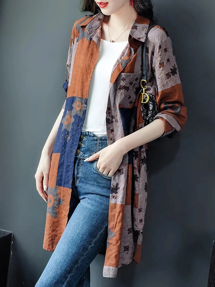 

Mrs. Kuo's Tencel cotton and linen shirt printed in summer 2023 is a long shirt for women's mothers.