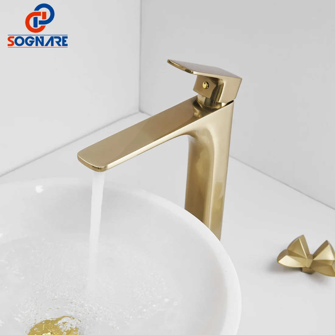 Смеситель для ванны SOGNARE Washbasin Square Faucet Bathroom Mixers Luxury Waterfall Tall Basin в отделке из матового золота.