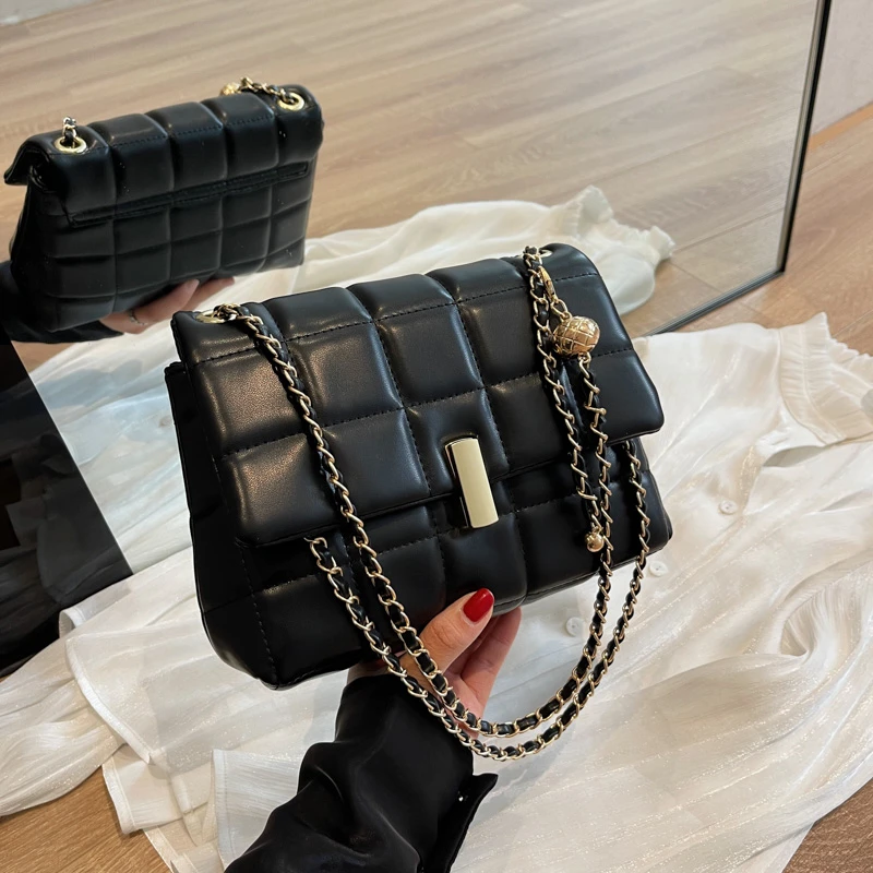 

Женские сумки через плечо с цепочкой, новые модные дизайнерские женские маленькие сумки из высококачественной мягкой искусственной кожи, с...