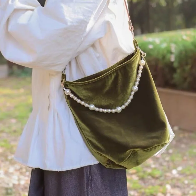 Зеленые велюровые сумки на плечо женские простые винтажные элегантные с