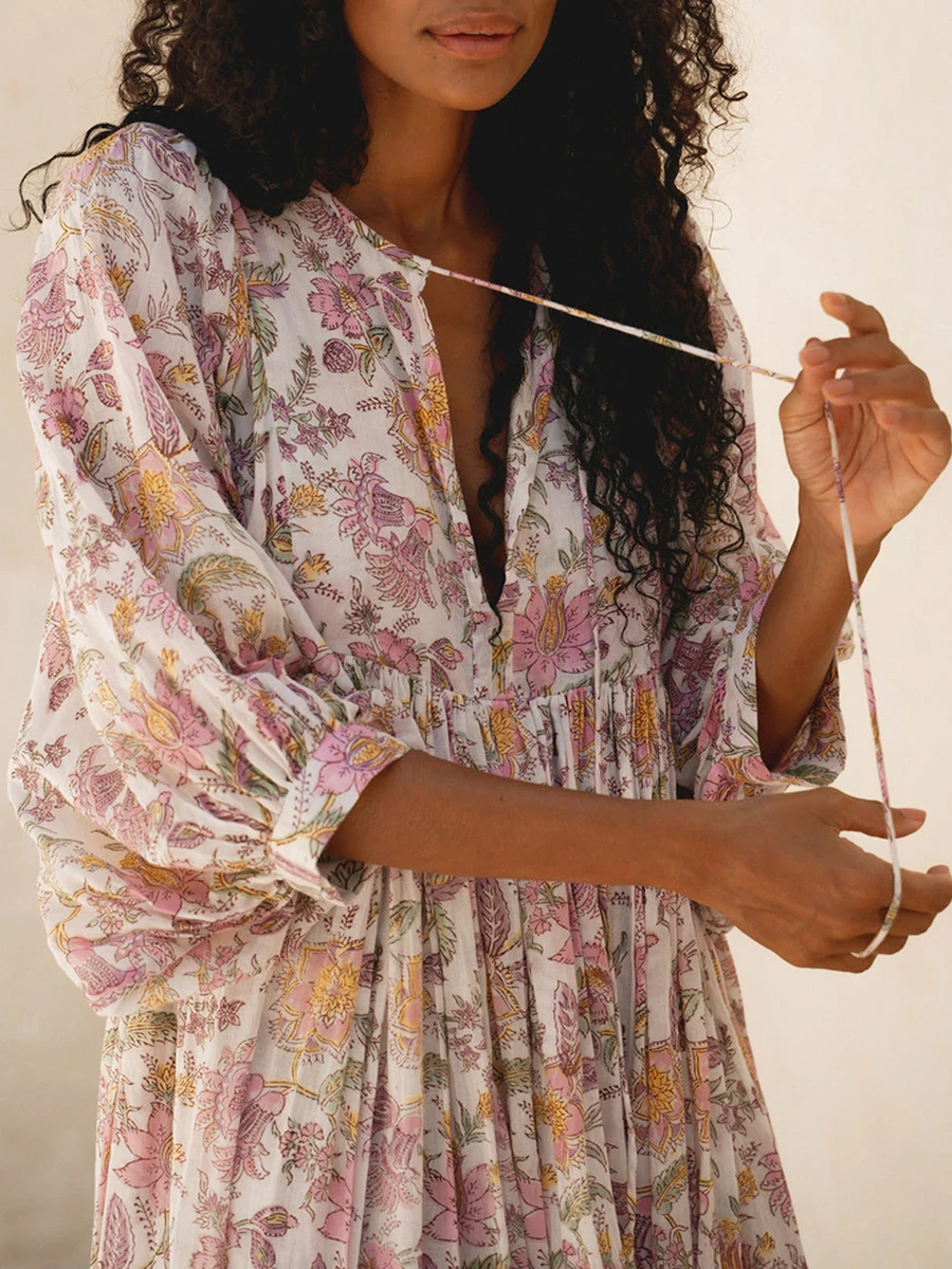 Женское длинное платье с рукавом 3/4 и V-образным вырезом