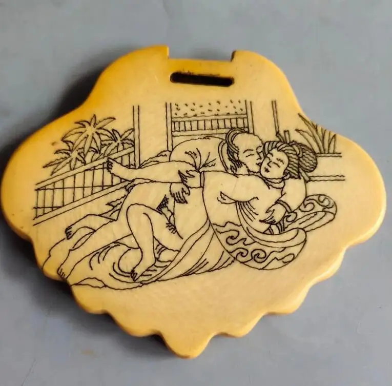 

China Bone carving archaize Lock shape Pendant