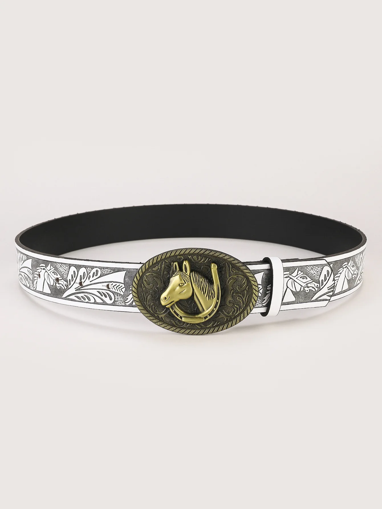 

Золотистый ремень для головы лошади