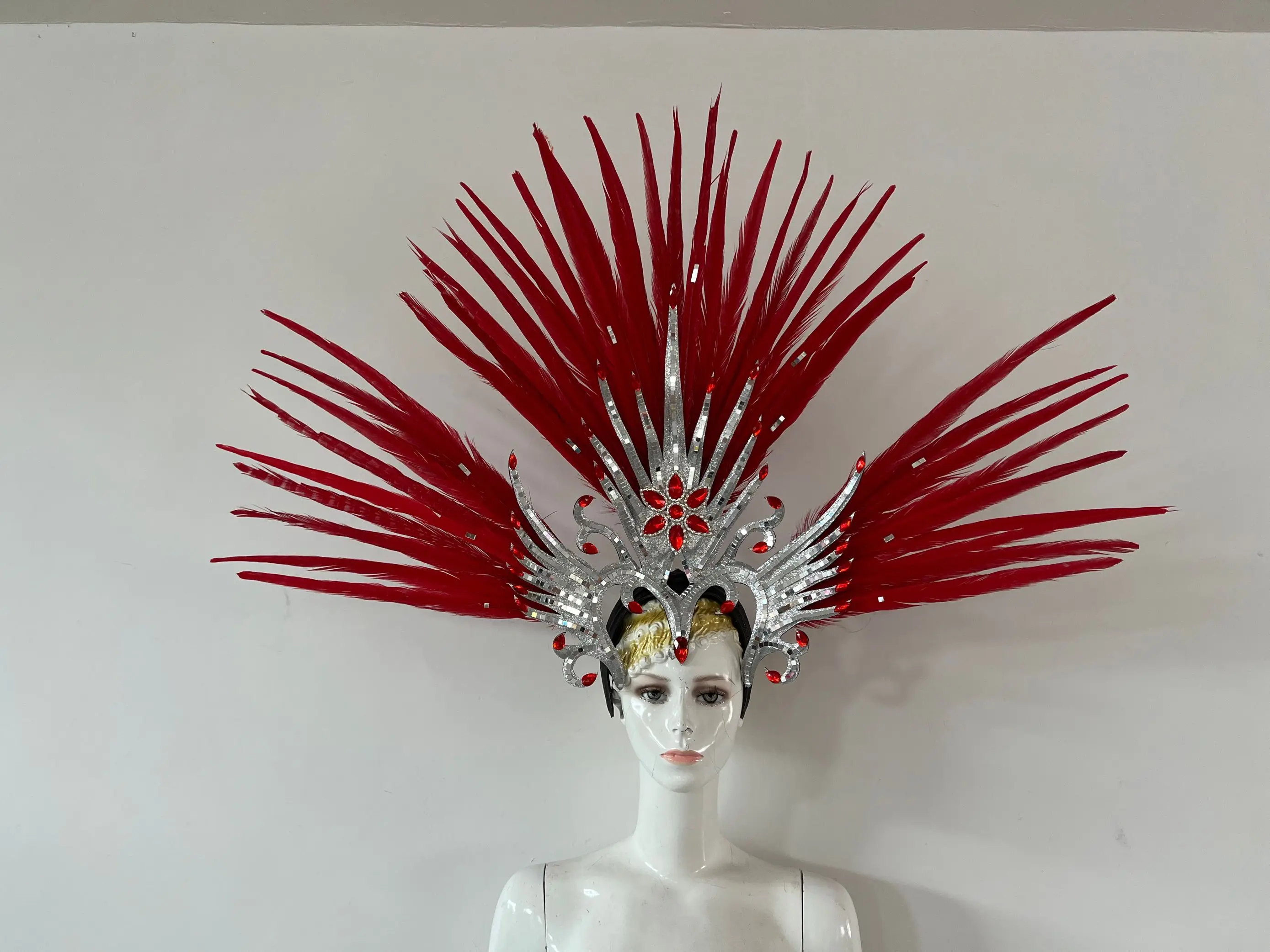 Латинские танцы Самба аксессуары Модный изысканный головной убор перья