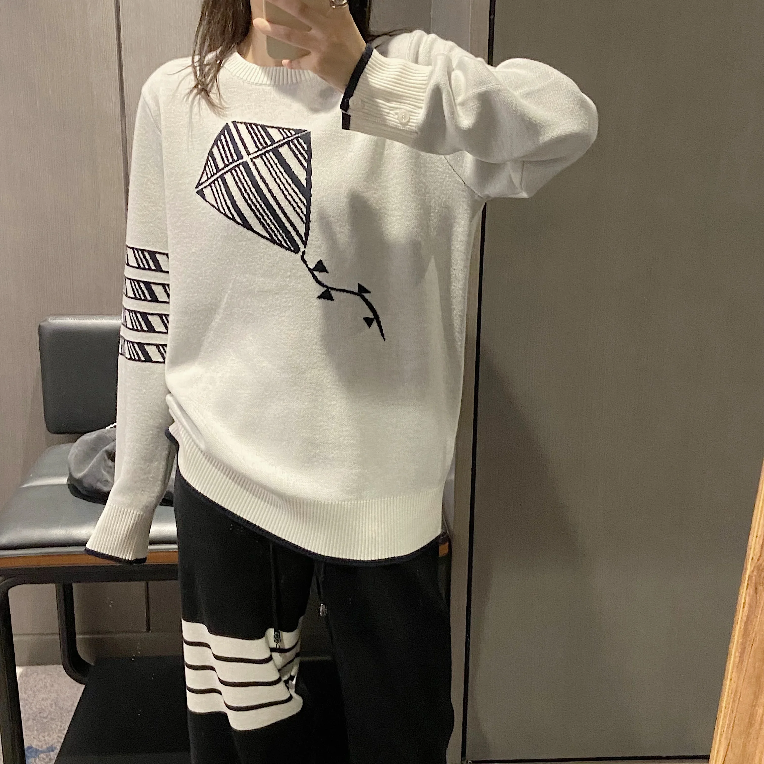 

TB Korean High Quality Fashion Women's Round Neck Pullover Kite Pattern Four Bars Casual Knitted Sweater Top