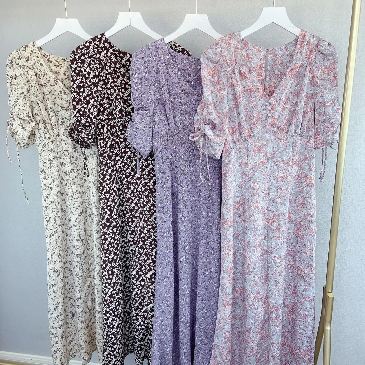 

Kuzuwata V Neck Slim Waist Print Trumpet Dress 2022 Spring Summer Japan Style Women Dresses Sweet Puff Short Sleeve Vestidos