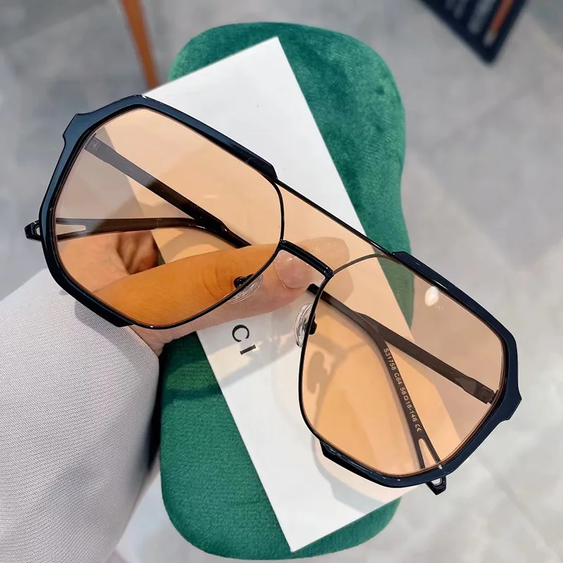 

2022 New Sunglasses Female Personality Cut Edge Sunglasses Polarized Anti-blue Light Models Tide Street Shooting Glasses